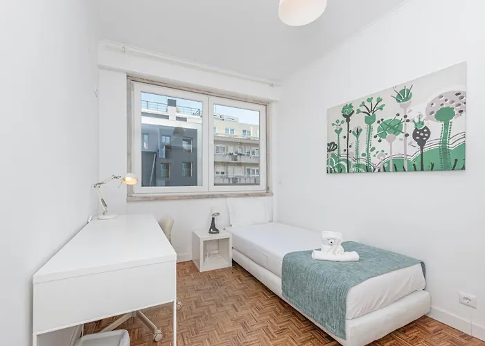 Houze Spacious Near Marques De Pombal * Lizbona